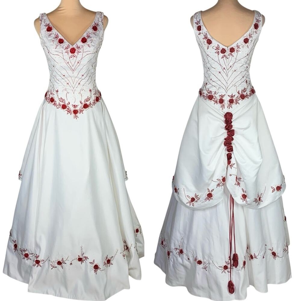 Amy Lee Hilton Bridal Vintage Gown 4 Basque Goth 3D Rose Renaissance Bustle
